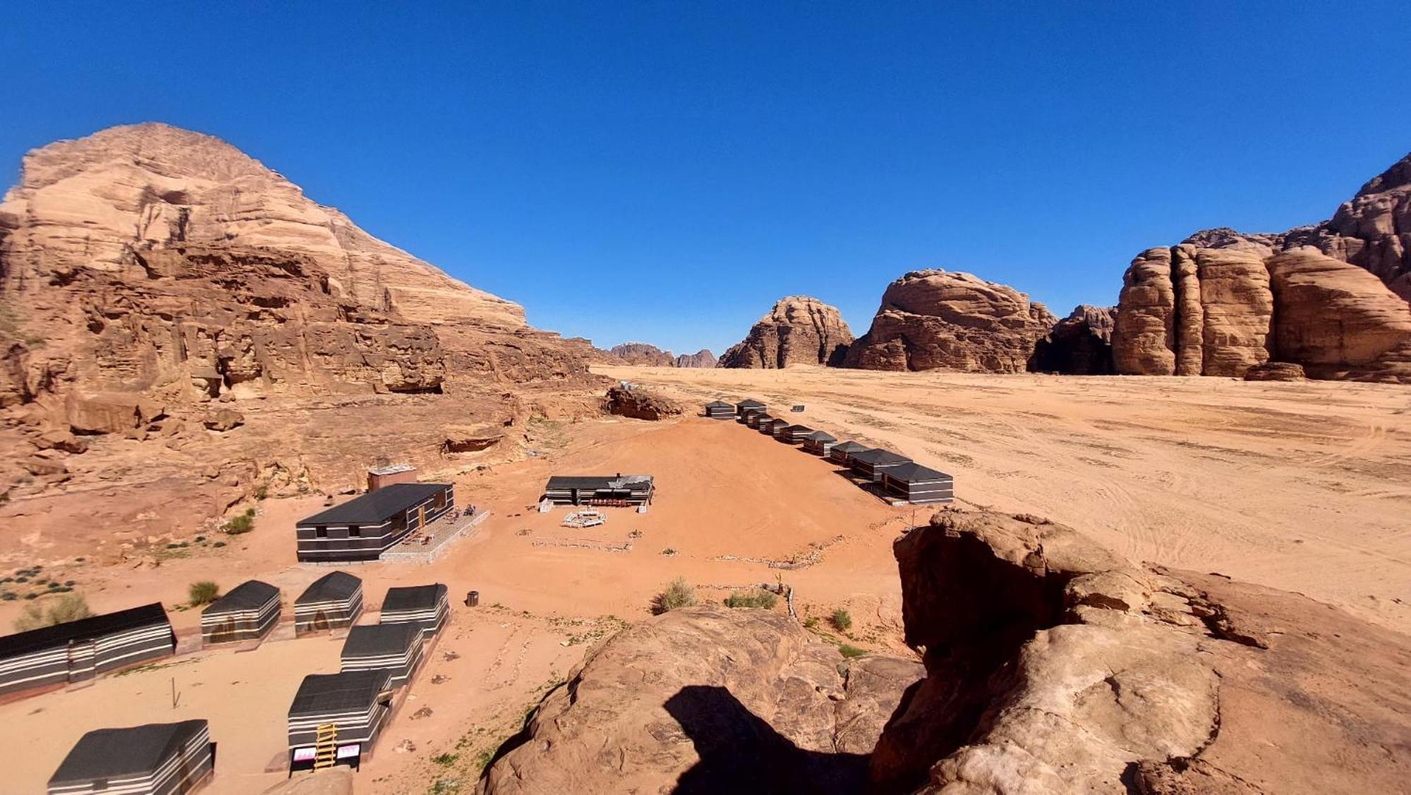 Bed and Breakfast Beduin Star Trail Camp Wadi Rum Esterno foto