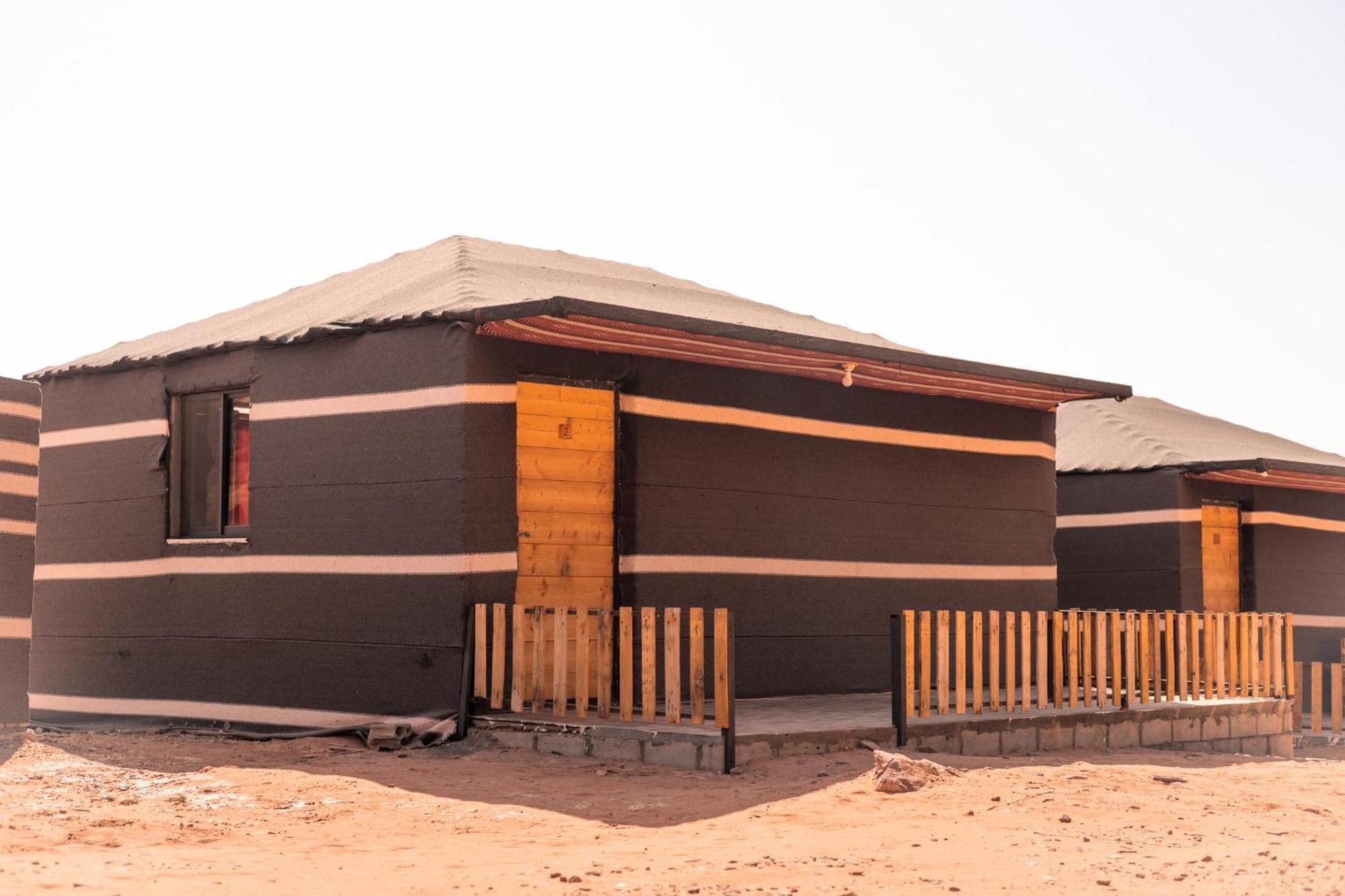 Bed and Breakfast Beduin Star Trail Camp Wadi Rum Esterno foto