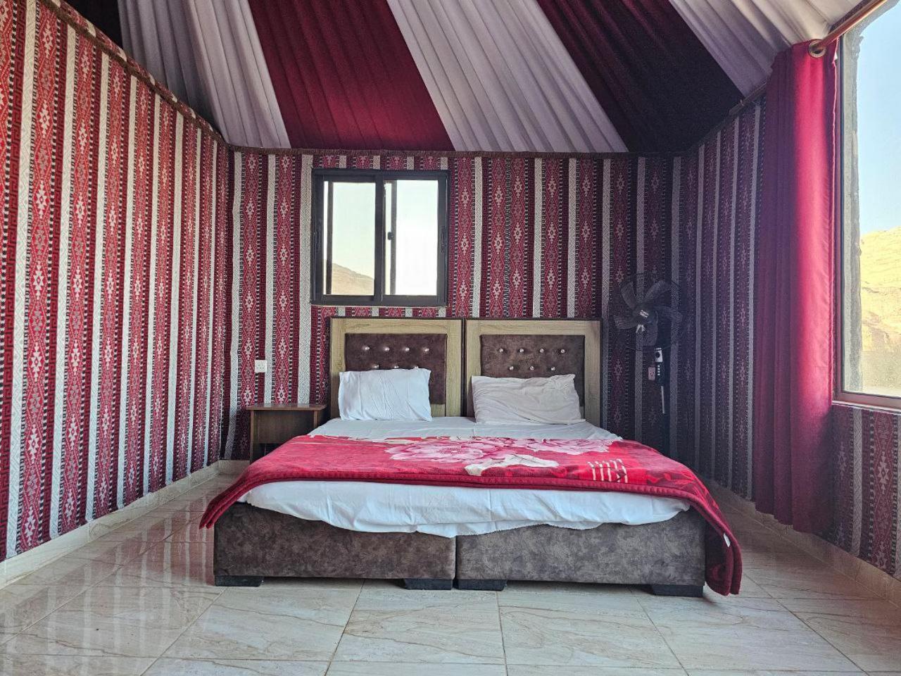 Bed and Breakfast Beduin Star Trail Camp Wadi Rum Esterno foto