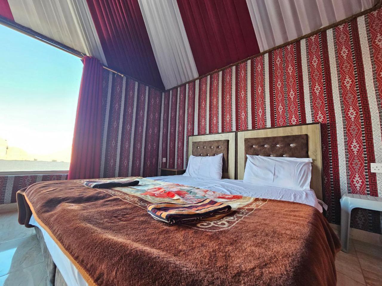 Bed and Breakfast Beduin Star Trail Camp Wadi Rum Esterno foto