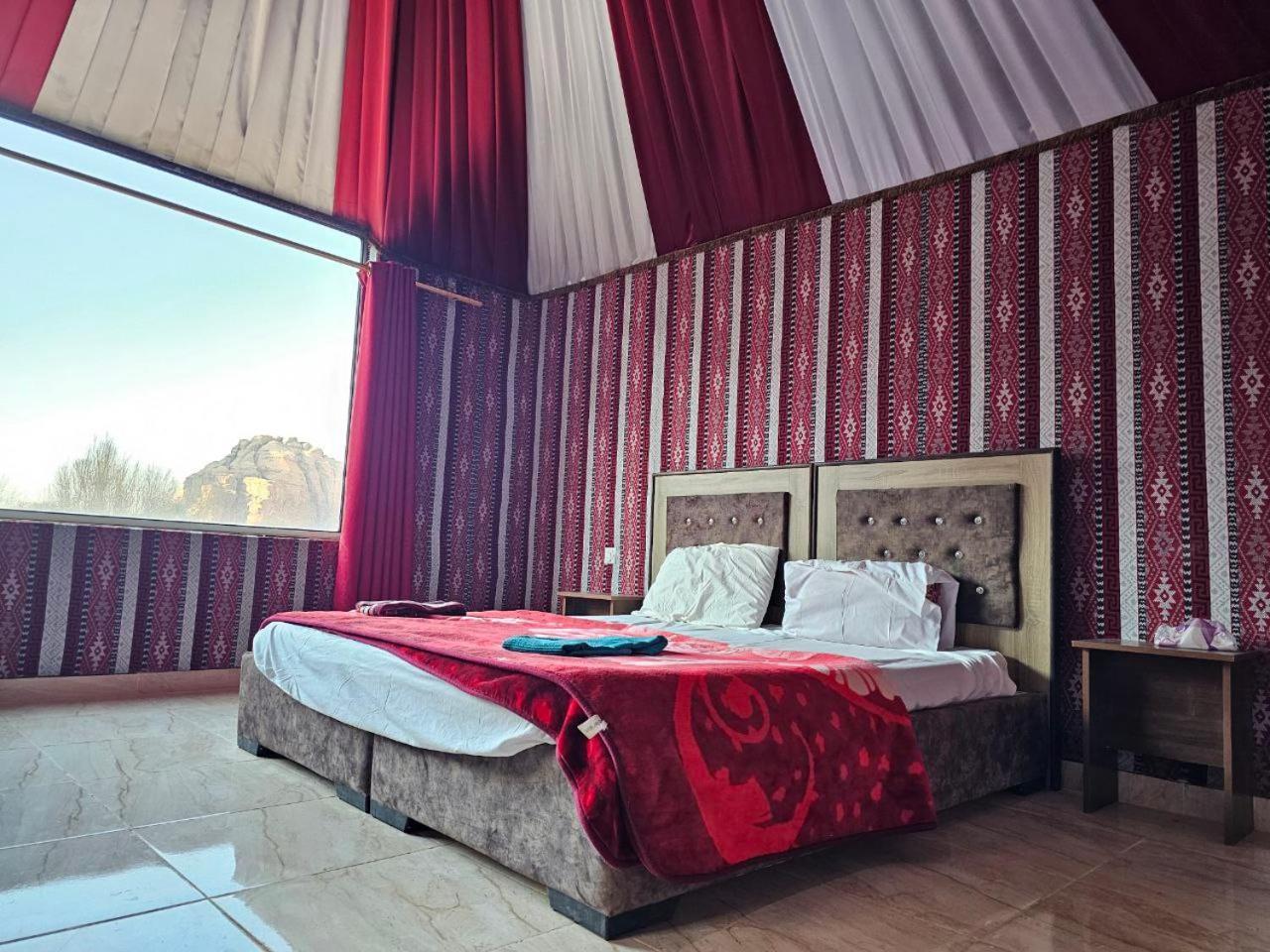 Bed and Breakfast Beduin Star Trail Camp Wadi Rum Esterno foto