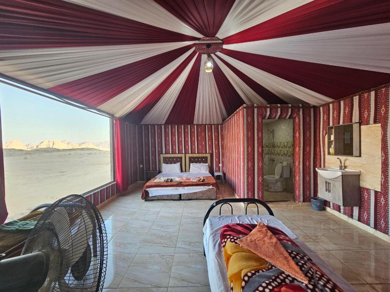 Bed and Breakfast Beduin Star Trail Camp Wadi Rum Esterno foto