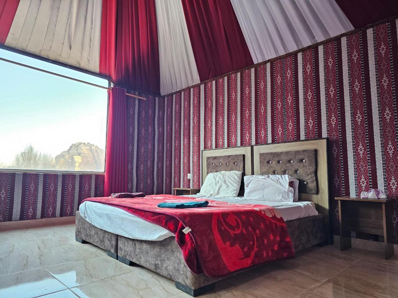 Bed and Breakfast Beduin Star Trail Camp Wadi Rum Esterno foto