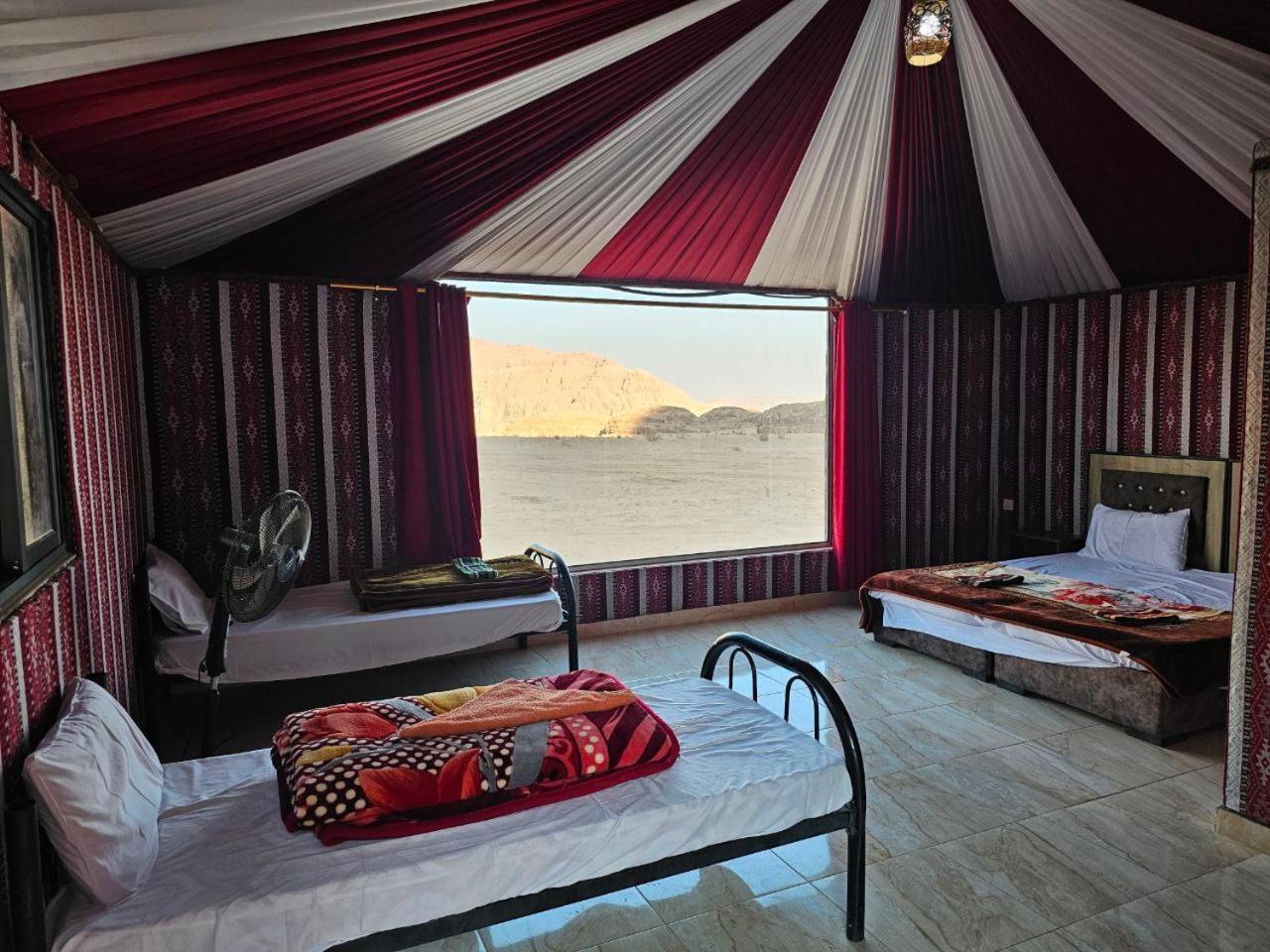 Bed and Breakfast Beduin Star Trail Camp Wadi Rum Esterno foto