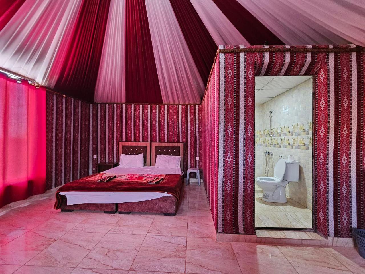 Bed and Breakfast Beduin Star Trail Camp Wadi Rum Esterno foto