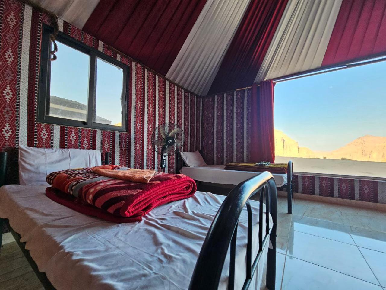 Bed and Breakfast Beduin Star Trail Camp Wadi Rum Esterno foto