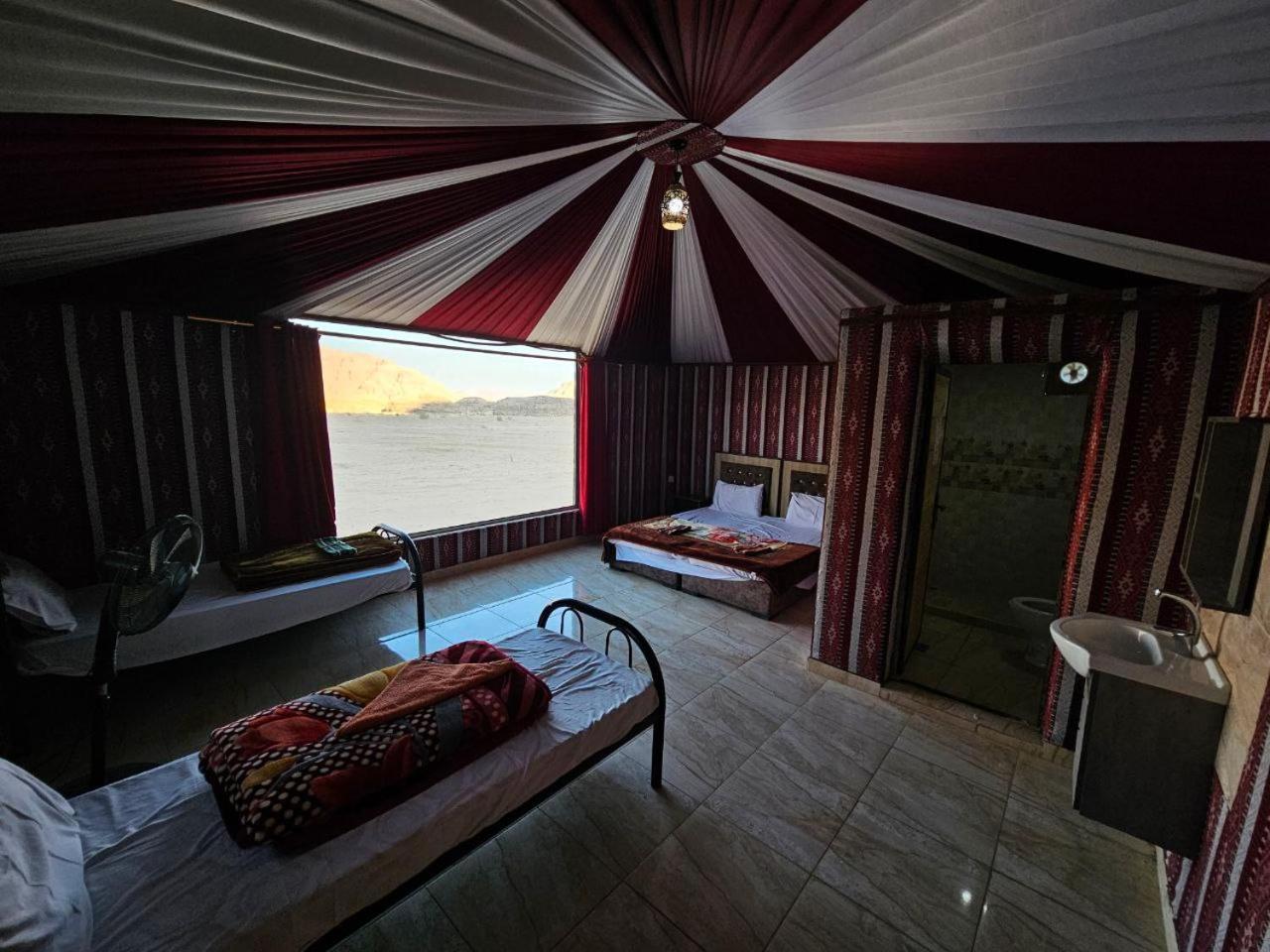Bed and Breakfast Beduin Star Trail Camp Wadi Rum Esterno foto