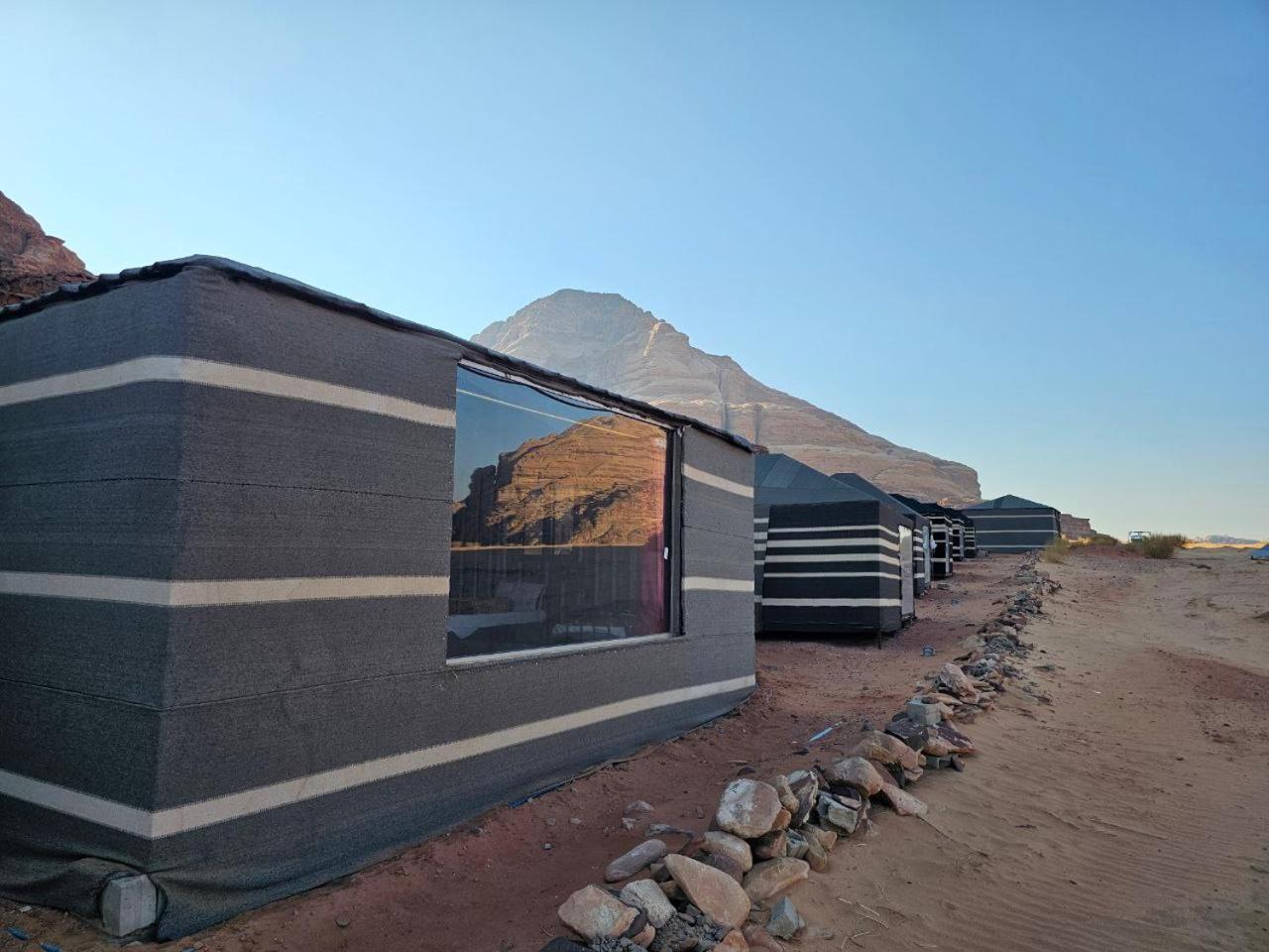 Bed and Breakfast Beduin Star Trail Camp Wadi Rum Esterno foto